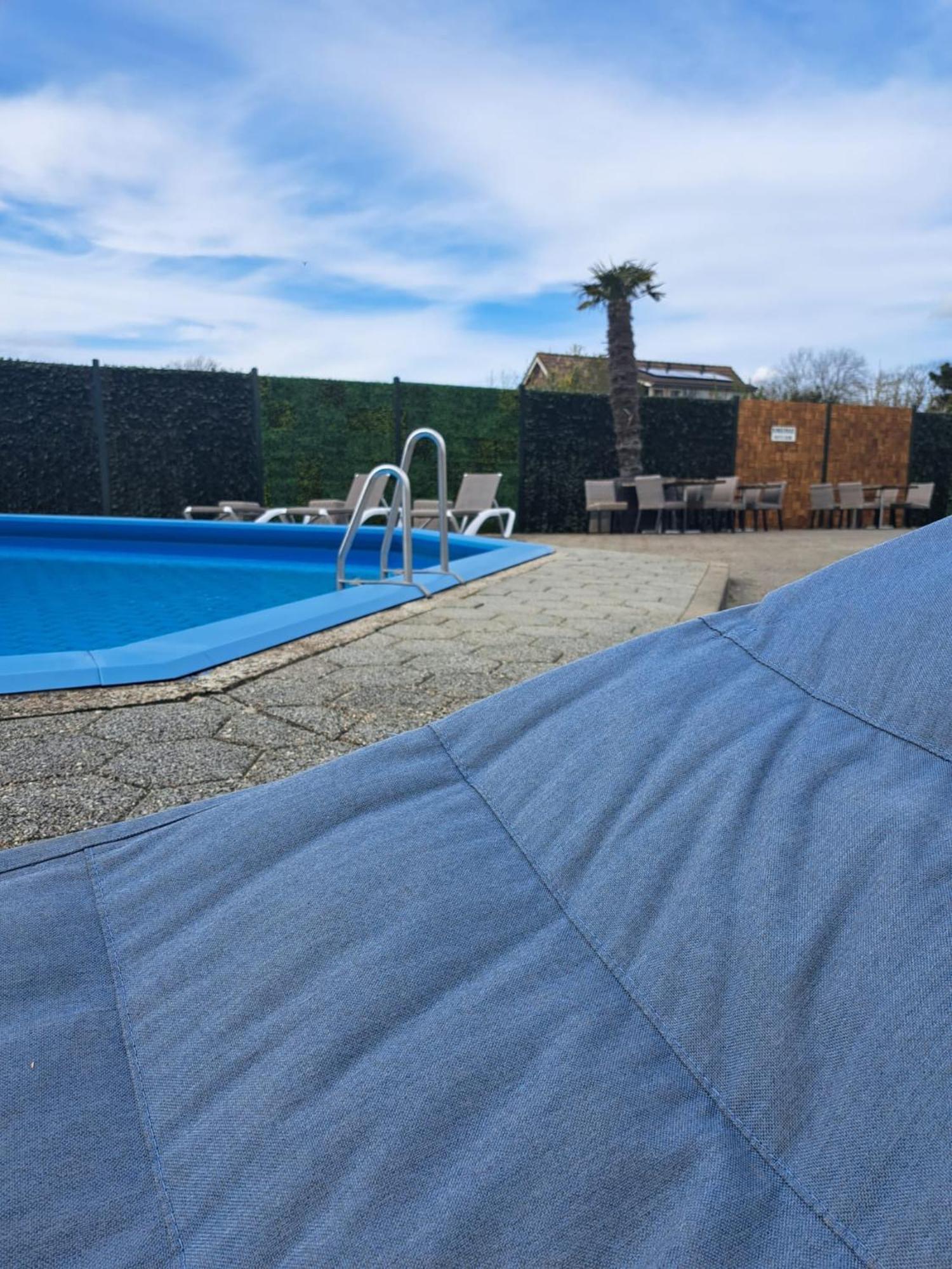 Strandhotel Dennenbos 오스트카펠 외부 사진