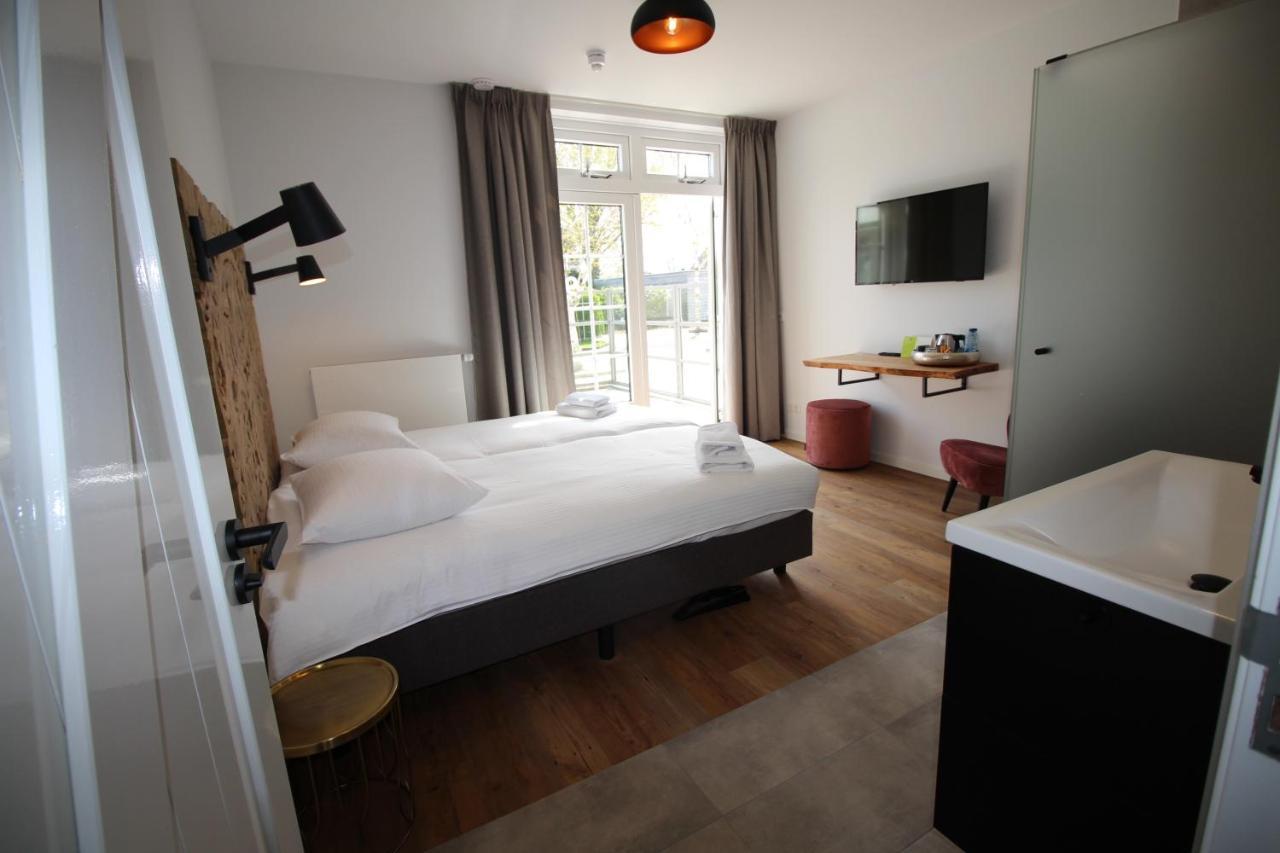 Strandhotel Dennenbos 오스트카펠 외부 사진